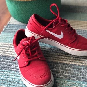 Red Nike SB Janoski